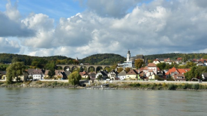 漫步在河岸與修道院之間｜瓦豪河谷的詩與遠方